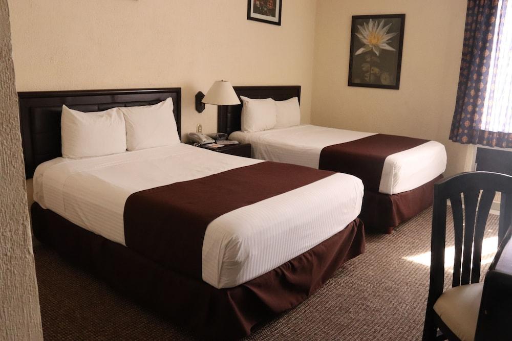 Hotel Santa Irene Guadalajara Esterno foto