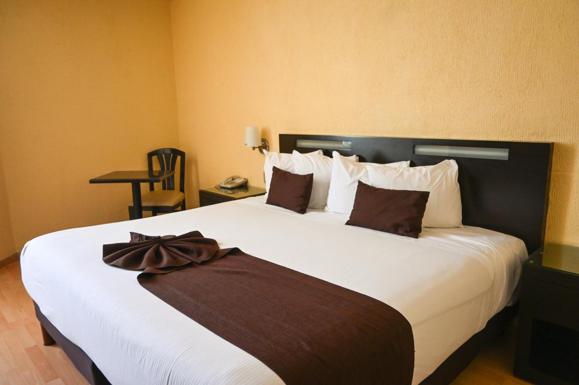 Hotel Santa Irene Guadalajara Esterno foto