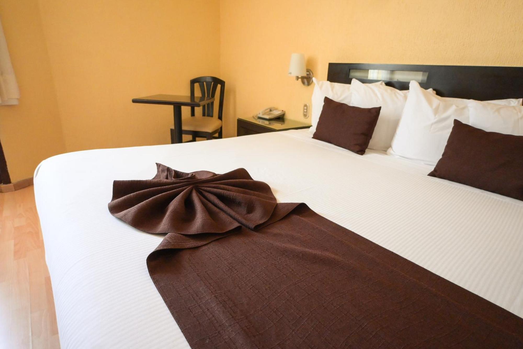 Hotel Santa Irene Guadalajara Esterno foto