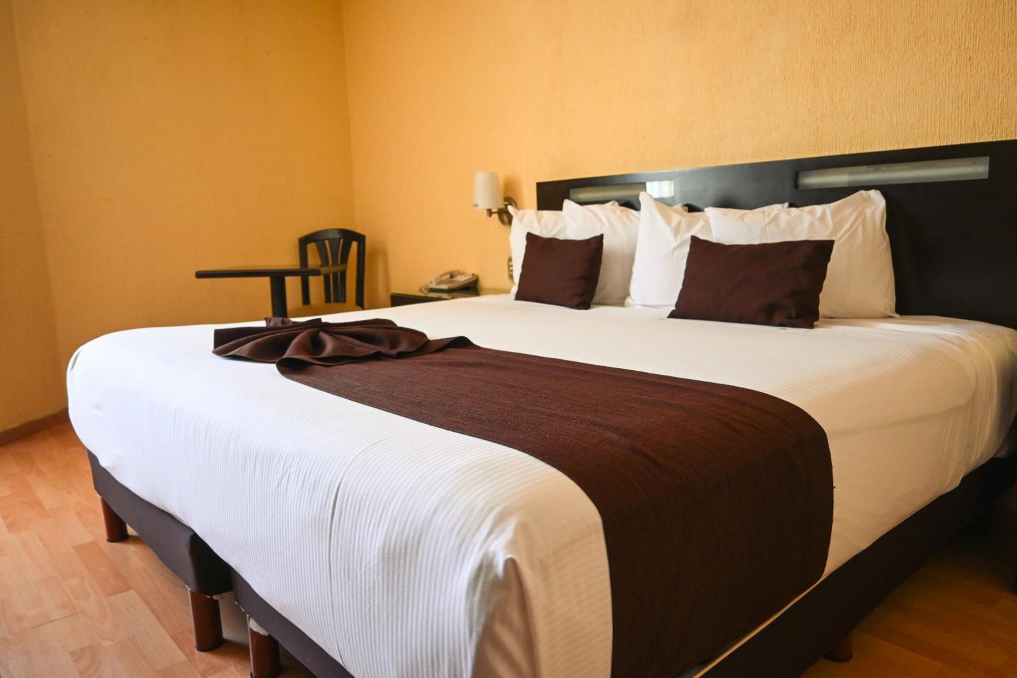 Hotel Santa Irene Guadalajara Esterno foto