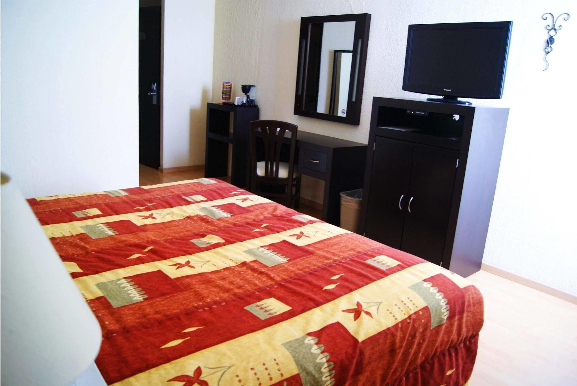Hotel Santa Irene Guadalajara Esterno foto