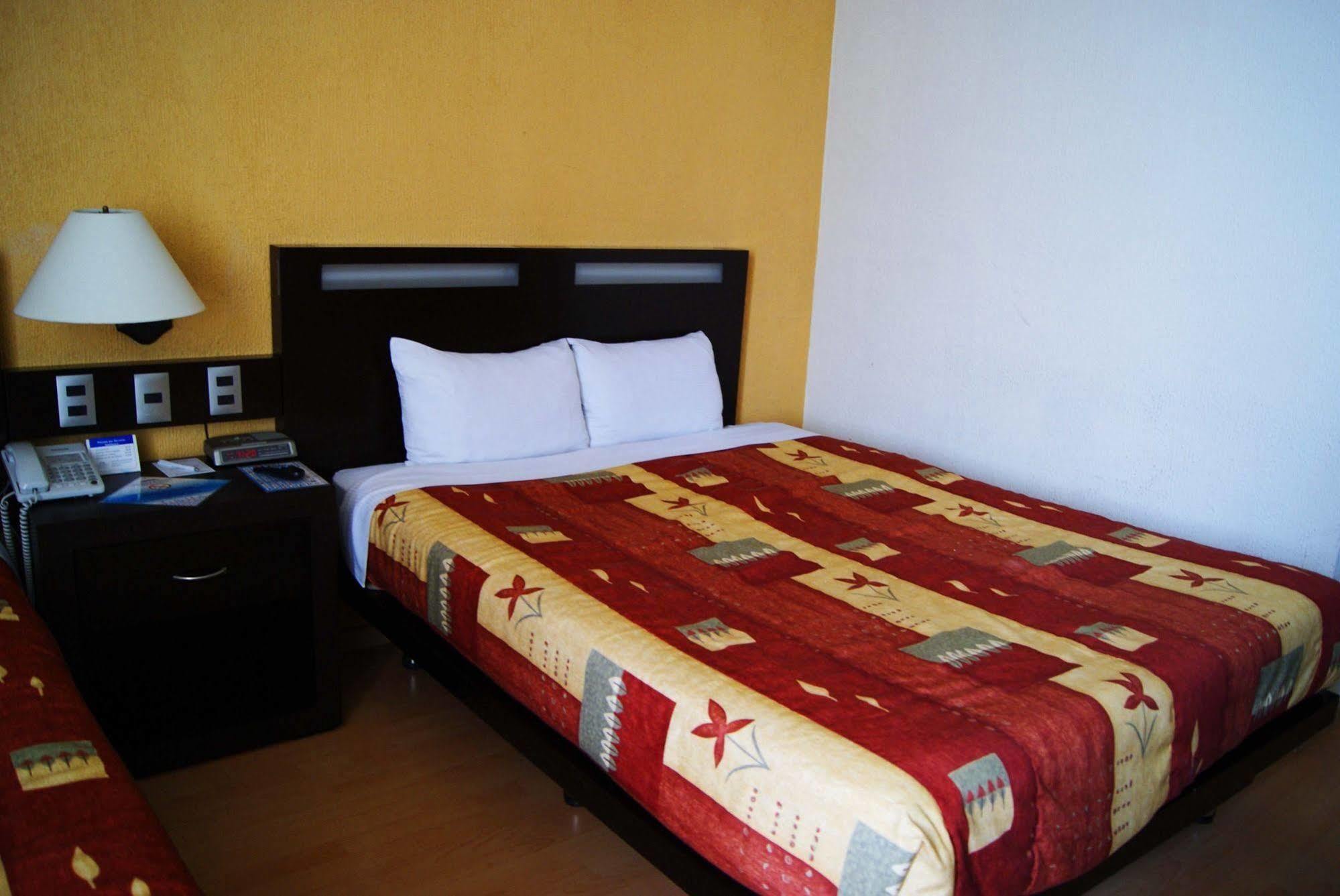 Hotel Santa Irene Guadalajara Esterno foto